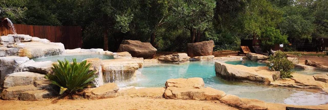 Boulders Safari Lodge มาเลเลน ภายนอก รูปภาพ