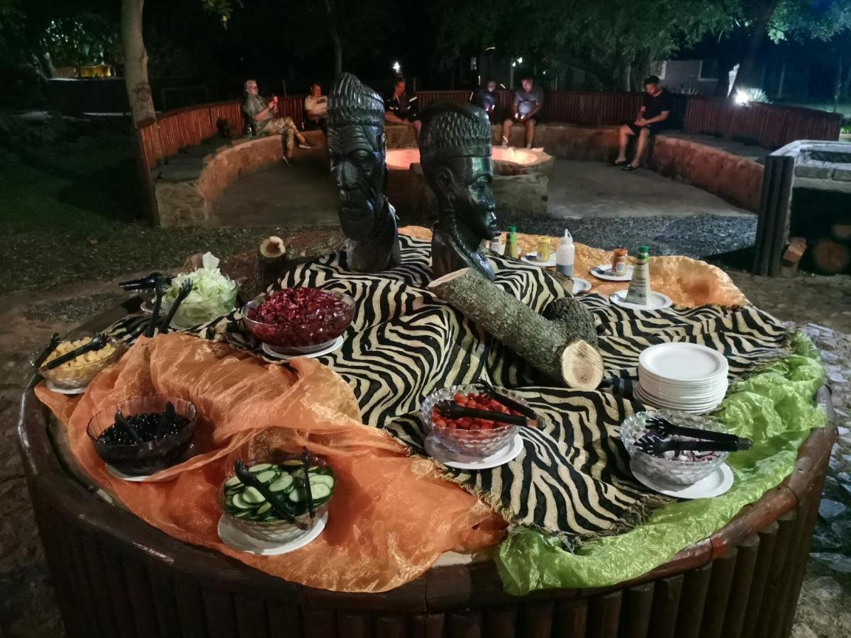 Boulders Safari Lodge มาเลเลน ภายนอก รูปภาพ