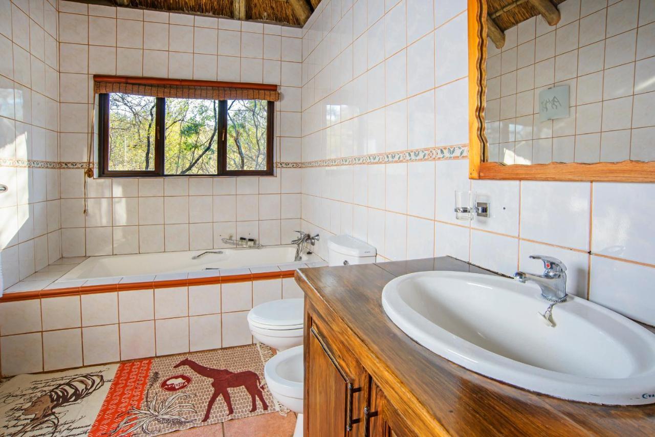 Boulders Safari Lodge มาเลเลน ภายนอก รูปภาพ